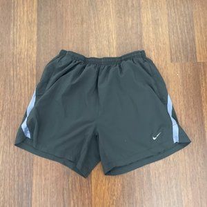 Nike Womens Medium M Gray Active Running Shorts Dri-Fit Back Pocket Inner Lining